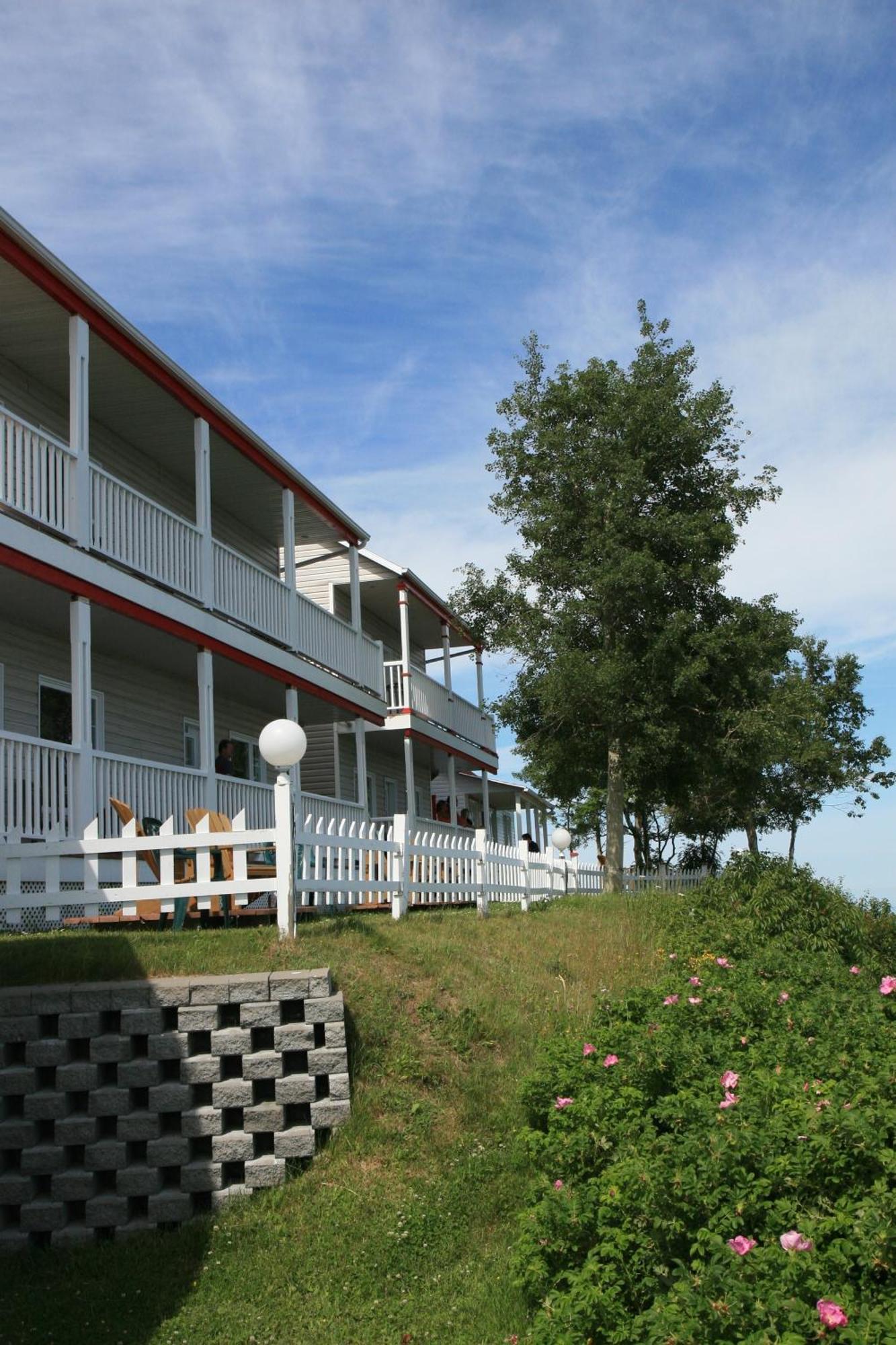 Motel Et Chalets Bo-Fleuve Evangeline Saint-Siméon Cameră foto