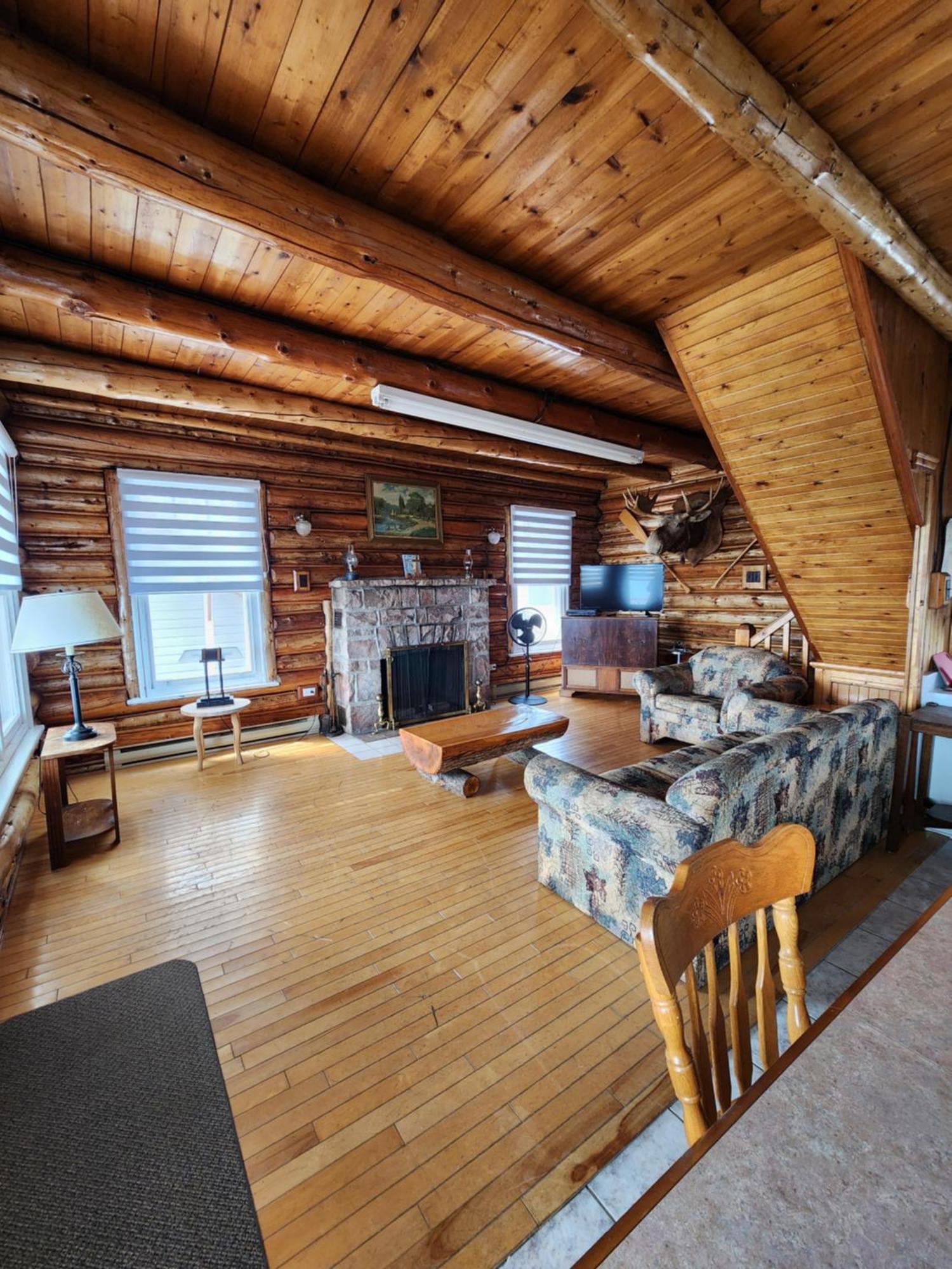 Motel Et Chalets Bo-Fleuve Evangeline Saint-Siméon Exterior foto